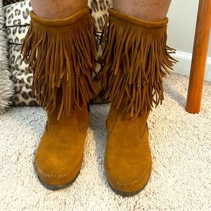 Minnetonka Double Fringe moccasin boots
